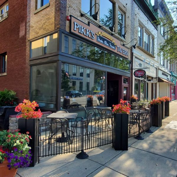 Valparaiso’s Downtown Boutique Inn Overlooking Central Park | Pikk’s Tavern