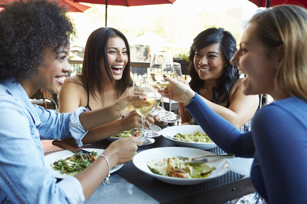 Valpo Restaurants Directory and Catagories - young outdoor dining customers enjoy a great food and wine experience